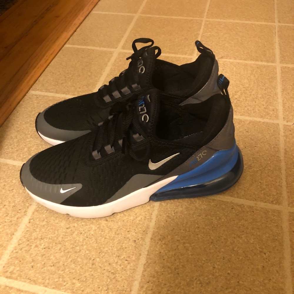 Nike Air Max 270. Women 8.5. (Kids 7)
